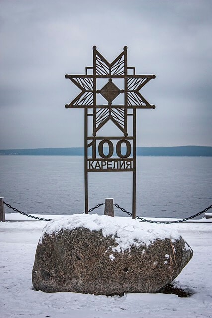 100 лет Карелии памятник